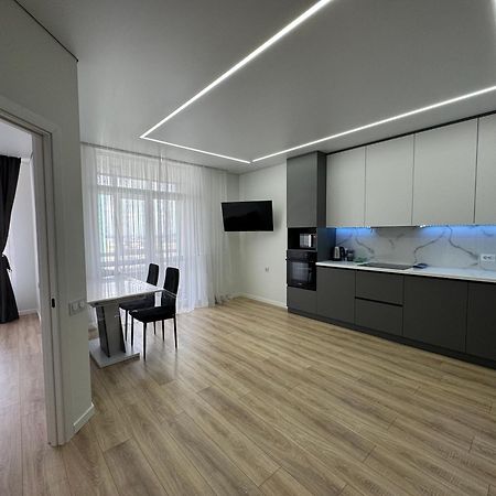 Апартаменти З Виглядом На Місто Lviv Exterior foto